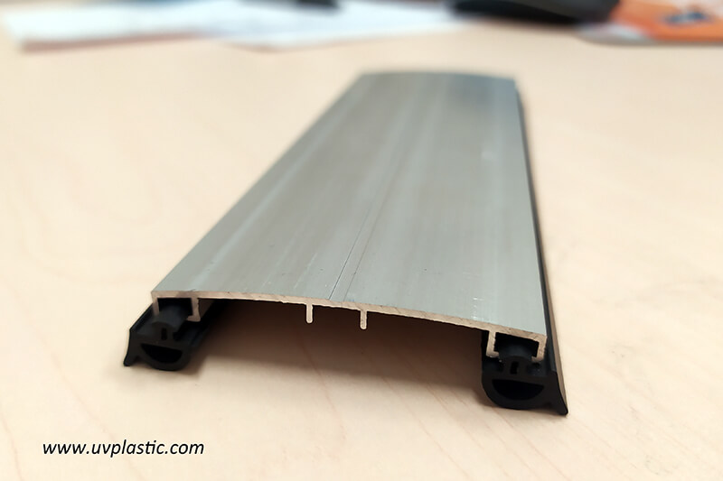 Verbinder für massive Polycarbonat-Dachplatten 